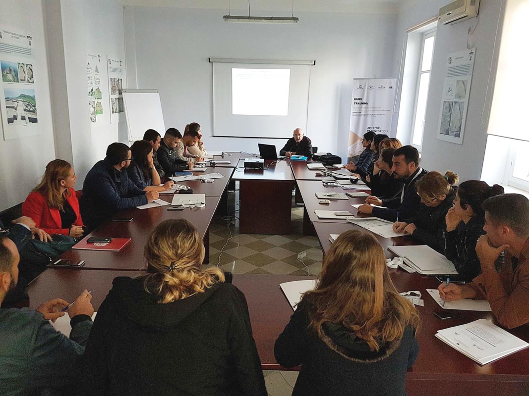 Kurs trajnimi kombetare Analize Strukturore (2)